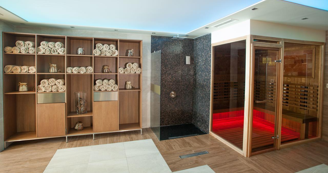 Amira Boutique Hotel バンスコ エクステリア 写真 A shower and a sauna