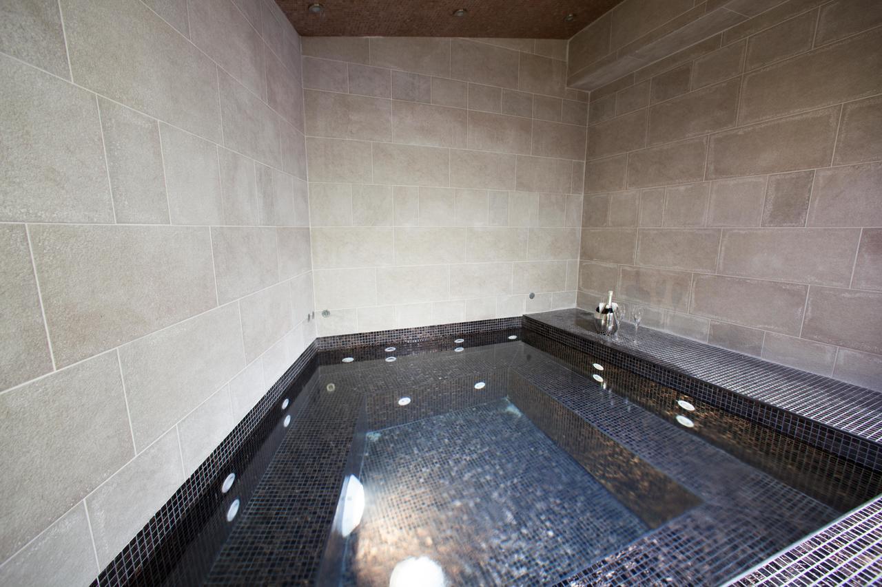 Amira Boutique Hotel バンスコ エクステリア 写真 A modern furo